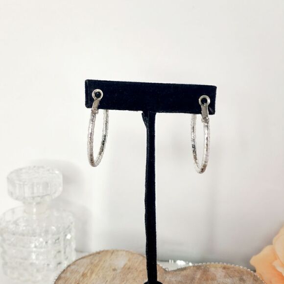 Vintage Signed Silver hoop earrings - Picture 4 of 7